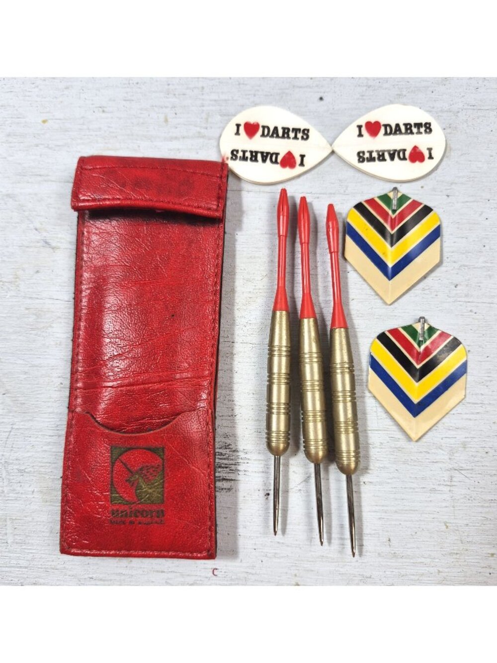 Vintage Unicorn Brass Steel Tip Darts Set Red Case Extra Flights England
